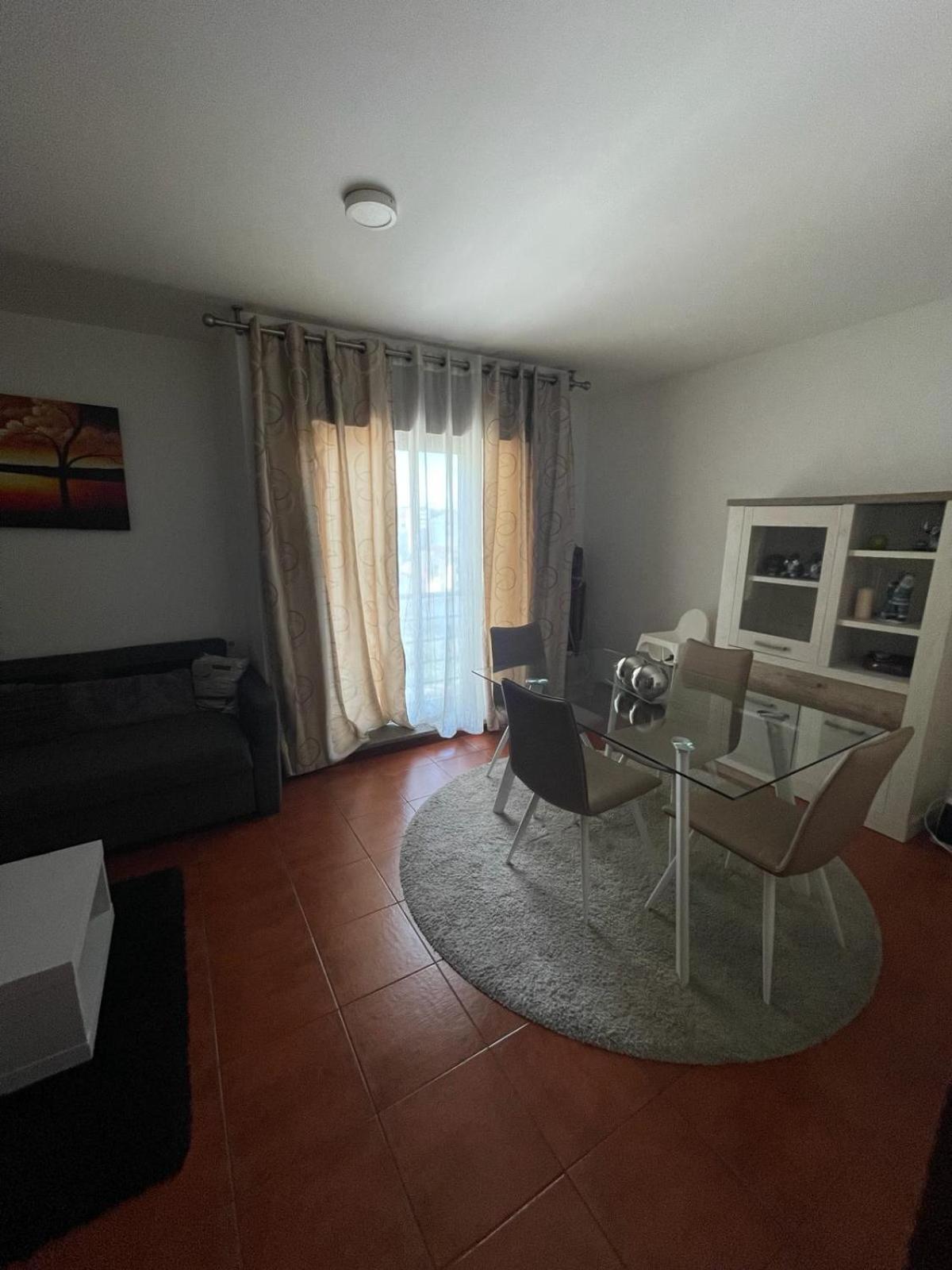 Flat4U Apartment ปาเรเดส ภายนอก รูปภาพ