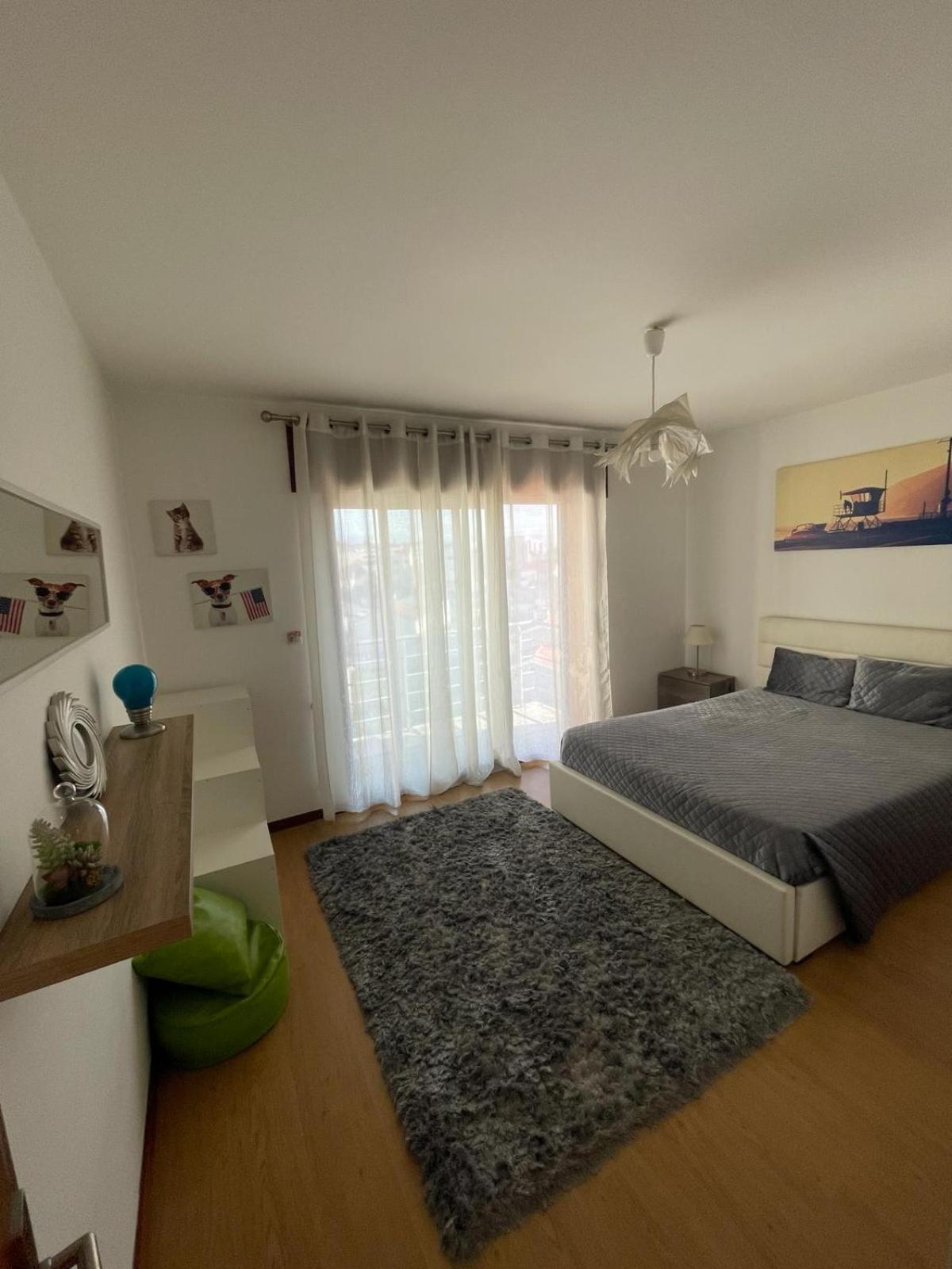 Flat4U Apartment ปาเรเดส ภายนอก รูปภาพ
