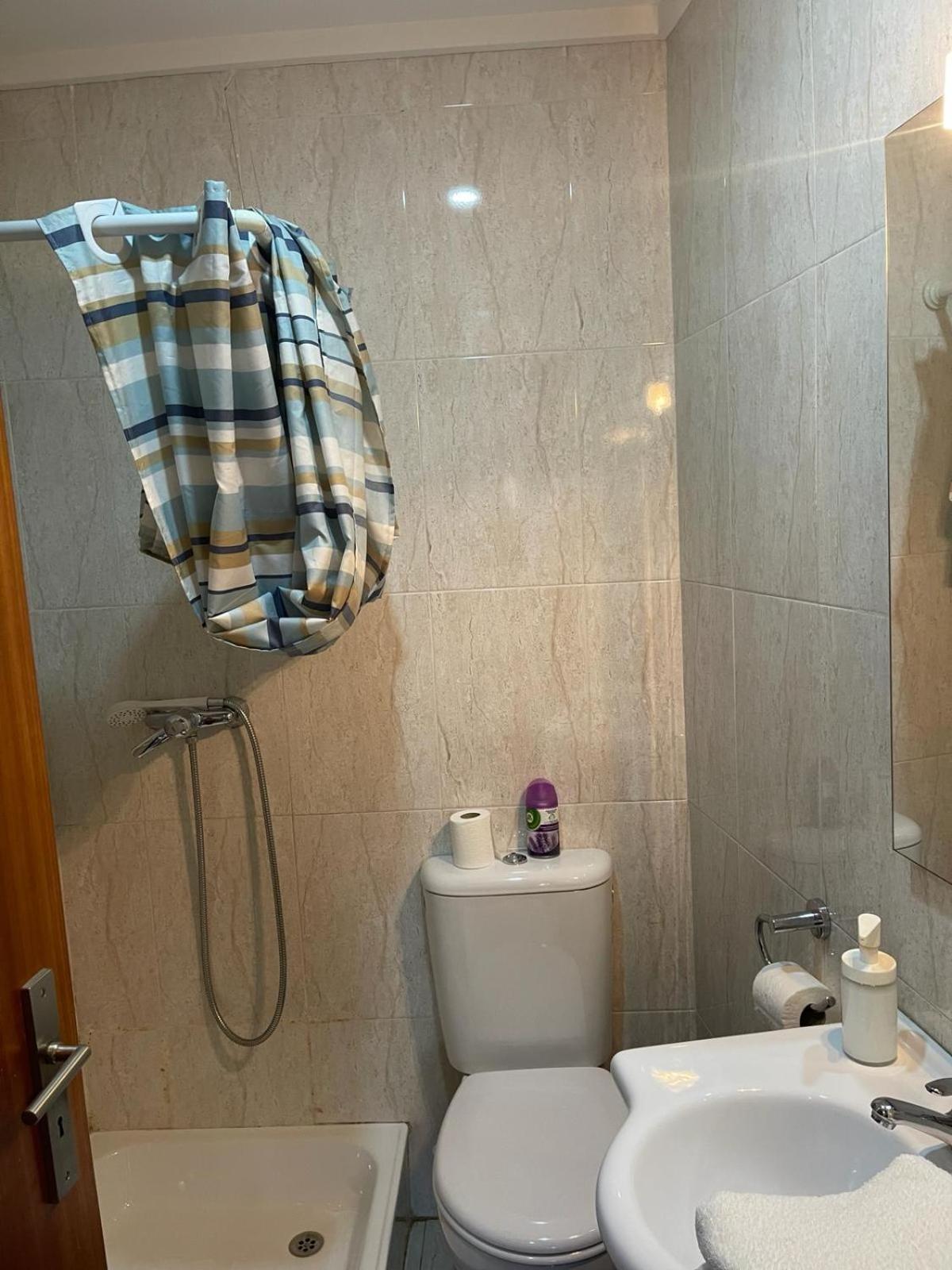 Flat4U Apartment ปาเรเดส ภายนอก รูปภาพ