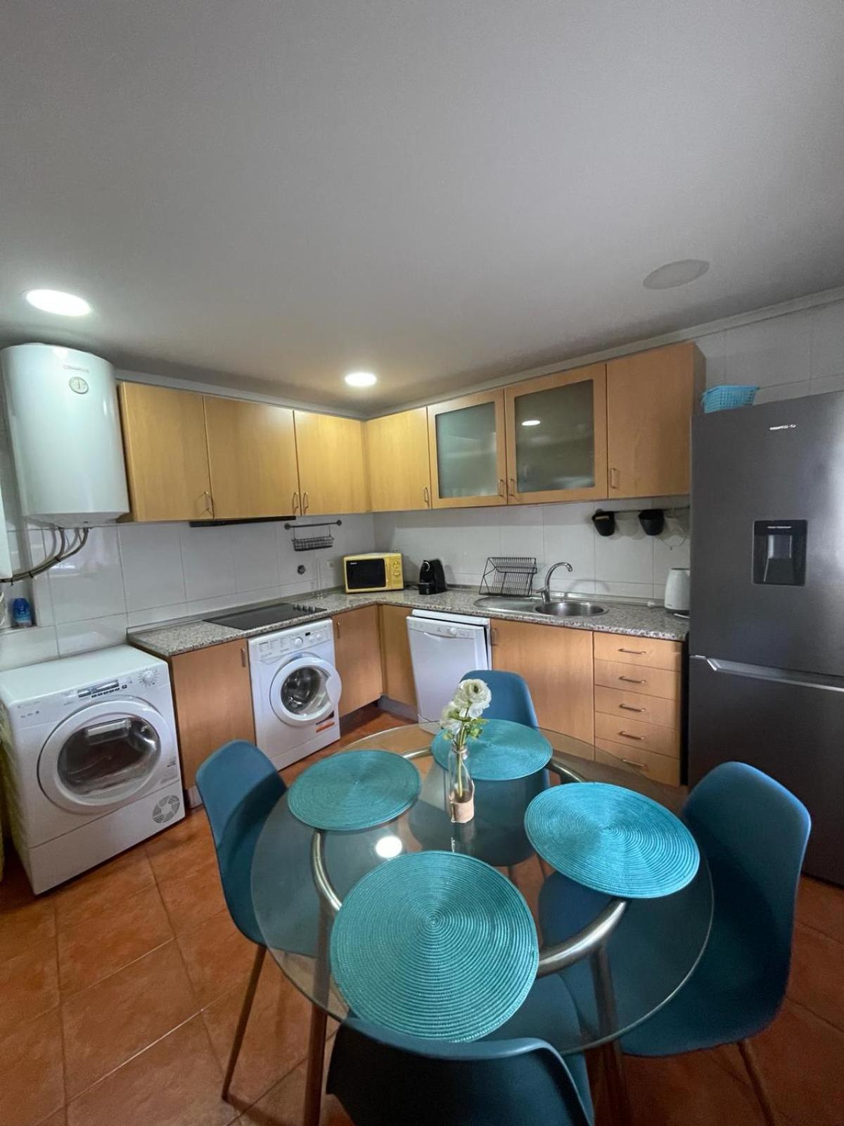 Flat4U Apartment ปาเรเดส ภายนอก รูปภาพ